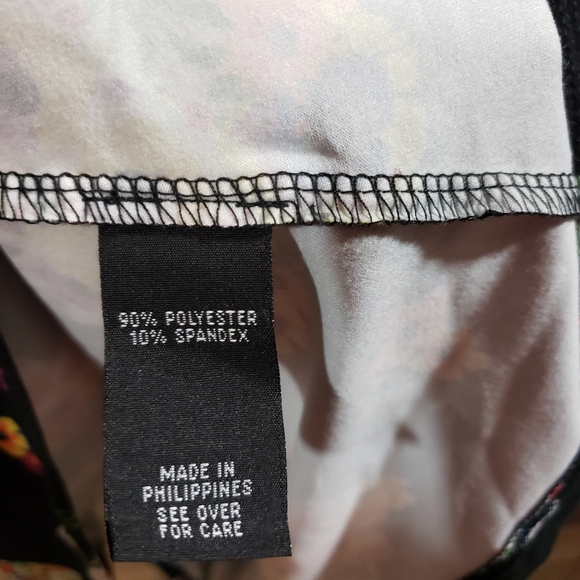 Amy Byer NWT sugar skulls, flowers, and hearts print knit dress - Picture 6 of 8